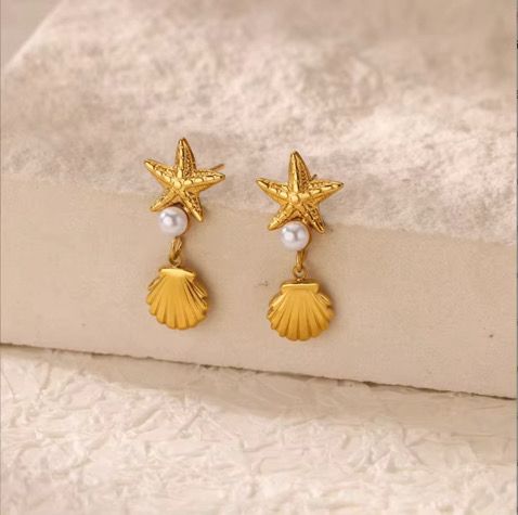 Sea Star &amp; Shell Pearl Earrings