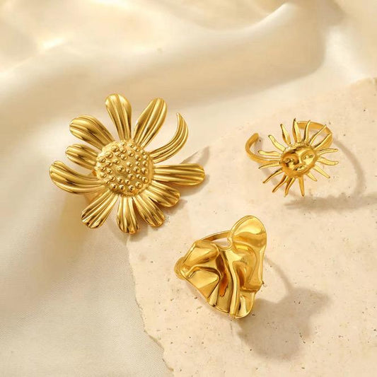 Golden Bloom Ring Set